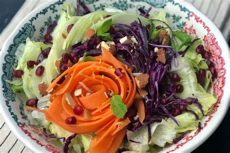 Lezzetli ve Hafif Bir Salata Tarifi
